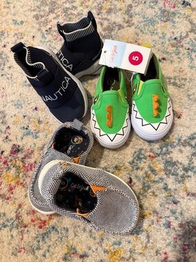 Toddler Size 5 Slip-On Knit Sneakers with White Sole